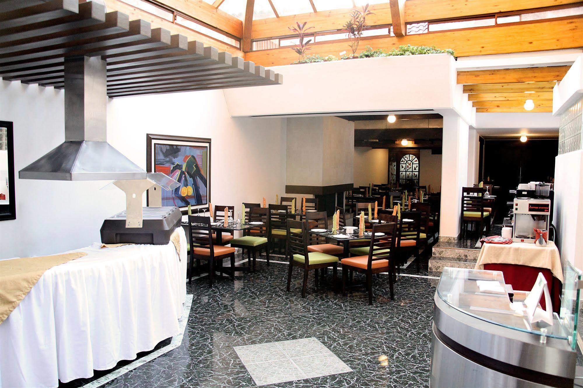 Hotel Dann Norte Bogotá Restaurante foto